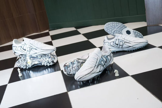 TLSSフットボールシューズ4大シリーズ集結、SWEEPERついに登場！