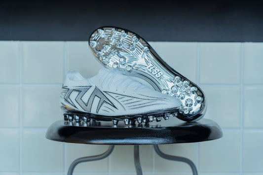 STRIKER UL と SWEEPER DT：アッパーテクノロジーの違いとは？