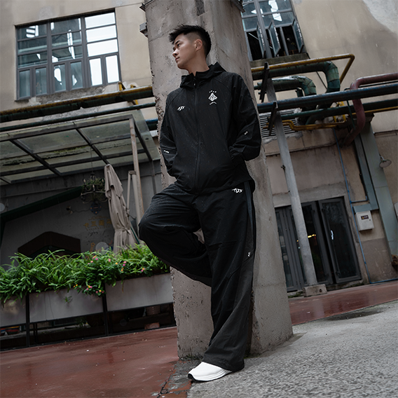 TLSS OFFPITCHボストンレッグパンツ